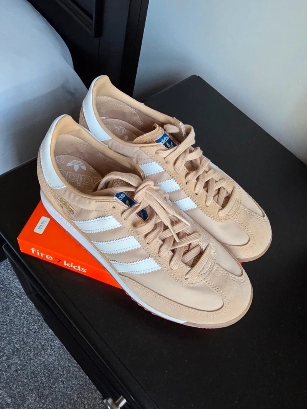 Adidas Men’s (7) Women's (8) Beige/Tan Classic Three-Stripe Sneakers